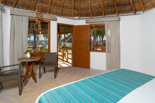Ocean View Palapa King Bed image 9