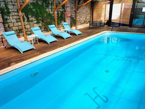 Úszómedence, Hotel Restaurant Herard in Bourbonne-les-Bains