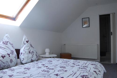 Deluxe Double Room with Extra Bed