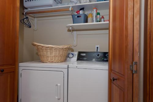 Elkpoint - Unit 13 - image 9