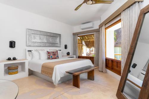 Ocean View King Bed image 4
