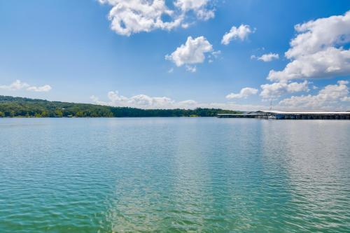 Kimberling City Escape with Dock Access and Boat Slips in Kimberling City, USA