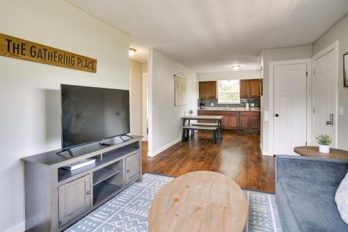 Tranquil Kimberling City Getaway with Community Pool in Kimberling City, USA