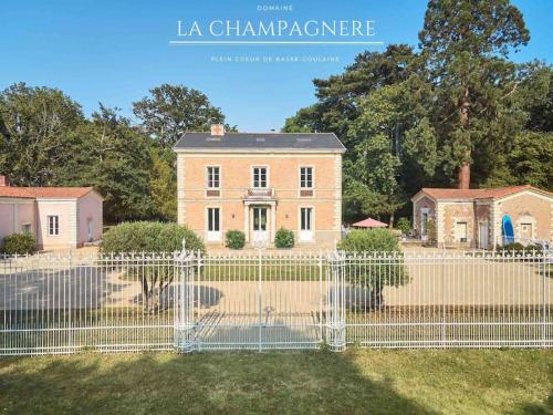 Maison de Maître -Piscine-15 P - Location, gîte - Basse-Goulaine