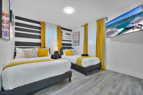 Vacay Spot Wynwood Good Vibes Decor 2 BBQs, Patio LED vibes, Prime LOC! 6 blocks away from Bars, Nite Clubs, Res, Shops in Miami, USA