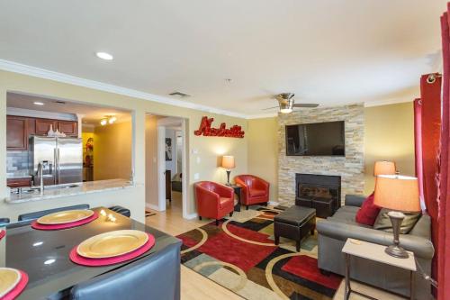 Perfect Downtown Nashville Location! On the River Lovely