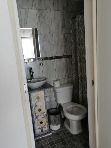 1 Cuarto confortable en la zona de Angelópolis. in Tlaxcalancingo, Mexico