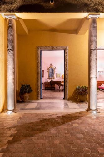 Casa Cuseni Maison De Charme - image 8