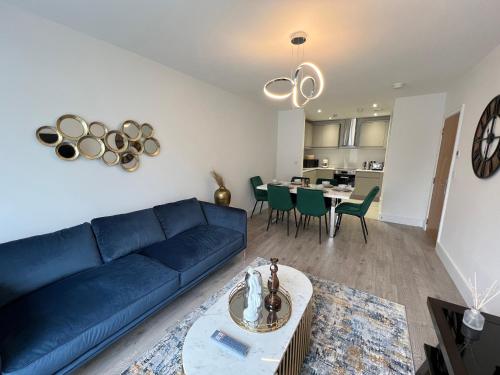 C3757, Spacious 3 bedroom flat in Wembley, Londyn