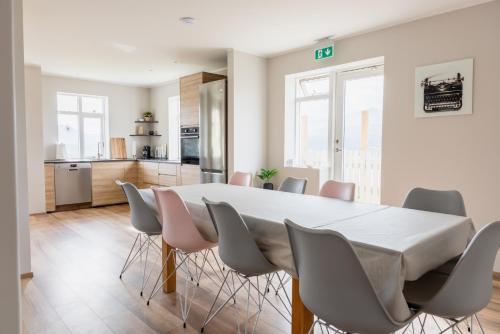 LL Properties - Big House With a View, Akureyri (foto 3)