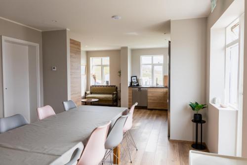 LL Properties - Big House With a View, Akureyri (foto 9)