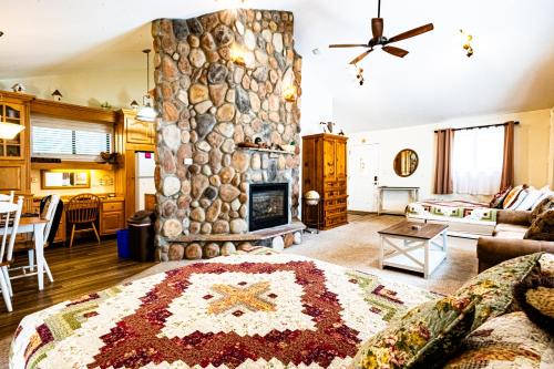 Alpen Way Chalet Mountain Lodge in Evergreen (CO)