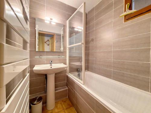 Spacieux appartement 3 pièces au pied des pistes avec balcon - FR-1-344-968 Spacieux appartement 3 pièces au pied des pistes avec balcon - FR-1-344-968