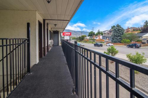 Canadas Best Value Inn & Suites Kamloops