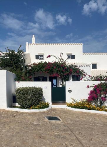  Villa SES TANQUES 17 in Es Canutells