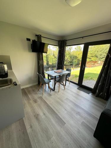 Ardilaun Guesthouse Self Catering Room Type - Deluxe Bungalow with Garden View