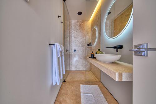 Deluxe Apartment image 3