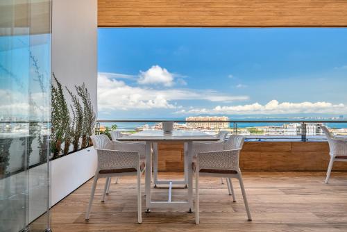 Apartment with Terrace image 4