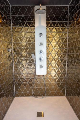 LES SUITES LOVE 2 SPA VUE MER PISCINe, Marsella (foto 11)
