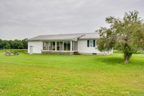 Shiloh Vacation Rental with 2 Screened Porches! Shiloh Vacation Rental with 2 Screened Porches!