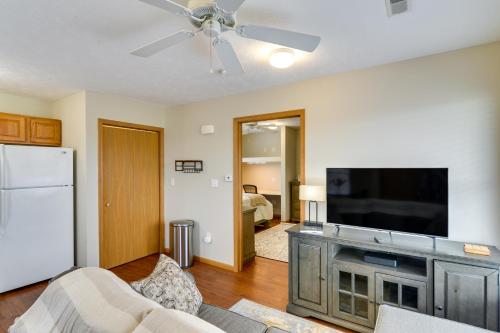Morgantown Apartment Near Hospitals 1 Mi to WVU! in Morgantown, USA