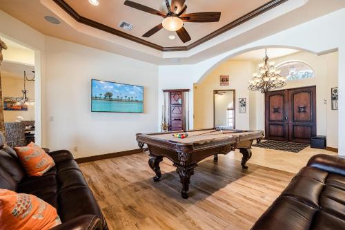 Heated Pool and Spa, Sleeps 16! - Villa Mangrove