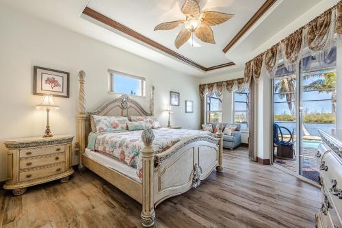 Heated Pool and Spa, Sleeps 16! - Villa Mangrove in Matlacha (FL)