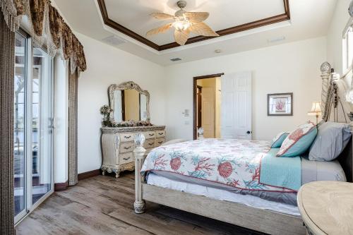 Heated Pool and Spa, Sleeps 16! - Villa Mangrove