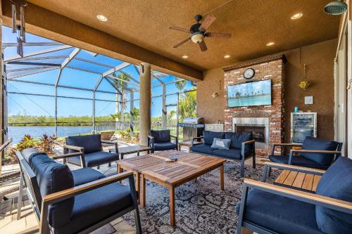 Heated Pool and Spa, Sleeps 16! - Villa Mangrove in Matlacha (FL)