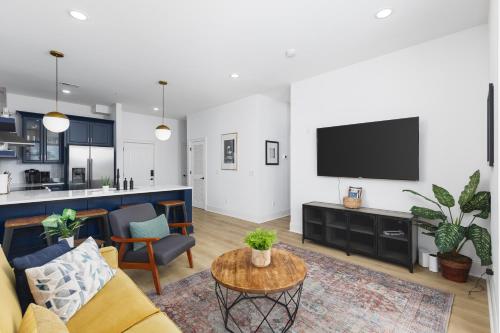 Tranquil Haven Close to Broadway with Free Parking in Nashville, USA