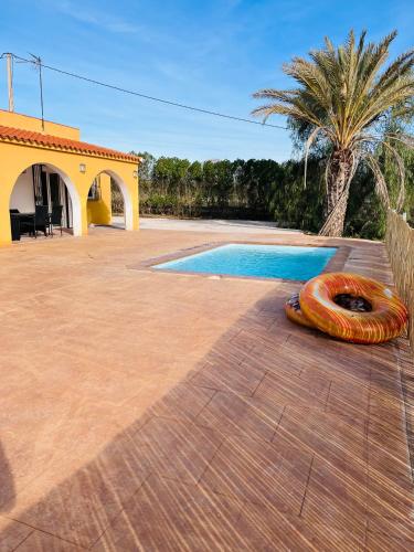 Serene Haven Villa with a Sparkling Pool