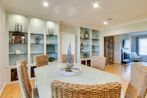 Waterfront Cambridge Gem w/ Hot Tub, Pool & Dock! in Oxford (MD)