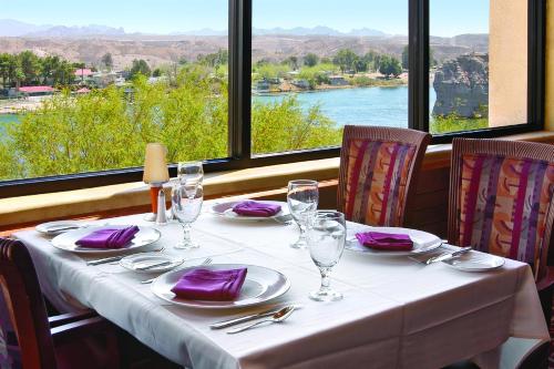 Harrah's Hotel & Casino Laughlin - image 12