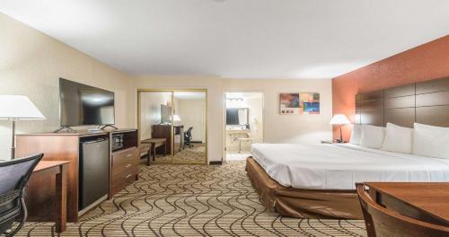 Queen Room