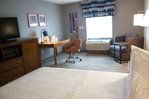 Hampton Inn Marion - image 6
