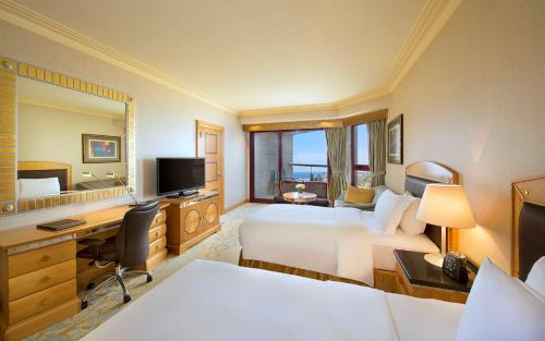 2 twin beds
