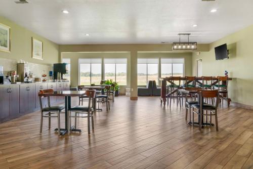 Best Western Clare Hotel in Clare, USA