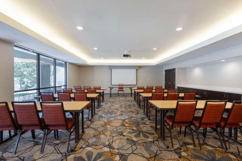 Sonesta Select Fort Worth Fossil Creek - image 7