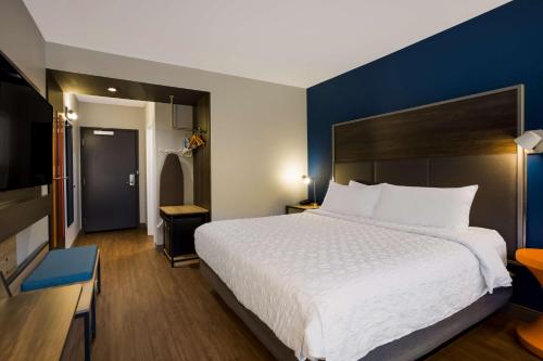 Tru By Hilton Traverse City - image 13