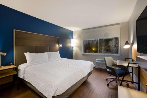 Tru By Hilton Traverse City - image 2