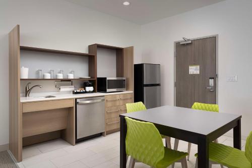 Kitchen, Home2 Suites by Hilton Flower Mound Dallas in Flower Mound
