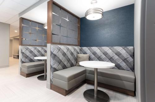 ห้องประชุม / บอลรูม, Hampton Inn & Suites by Hilton Santa Rosa Sonoma Wine Country near สนามบินชาร์ลส เอ็ม สชูล โซโนมา เคาน์ตี