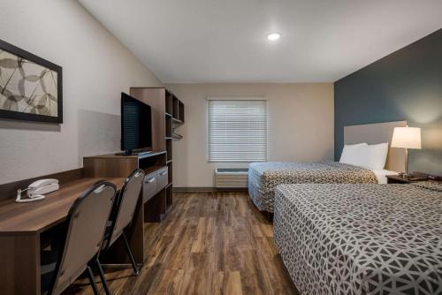 WoodSpring Suites Milwaukee - Menomonee Falls - image 5