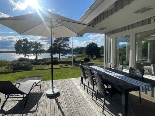 B&B Ronneby - Seaside Home with Stunning Views Overlooking Blekinge Archipelago - Bed and Breakfast Ronneby