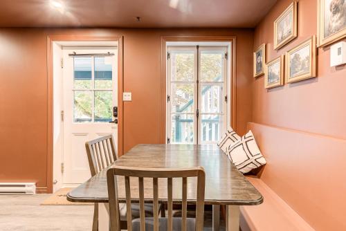 Apartment with Terrace image 7