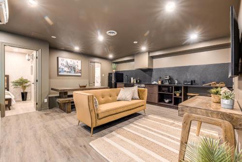 Apartment - Ground Floor room in North House - St Ursule Two-Storey Oasis