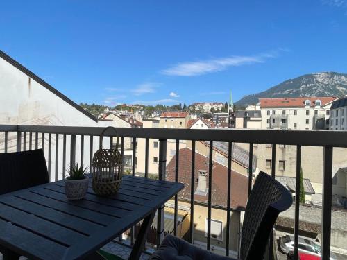 Studio Aix-les-Bains, 1 pièce, 2 personnes - FR-1-555-93 - Location saisonnière - Aix-les-Bains