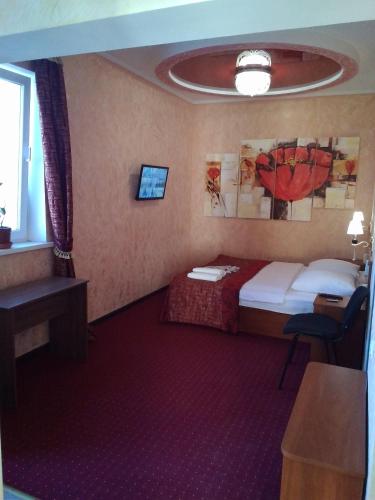 1 queen bed