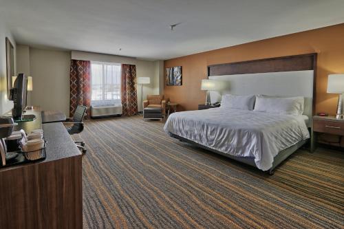 Holiday Inn & Suites Albuquerque-North I-25 By IHG near La Luz Trail