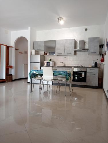 Exterior view of AIRPORT HOUSE MARIEl